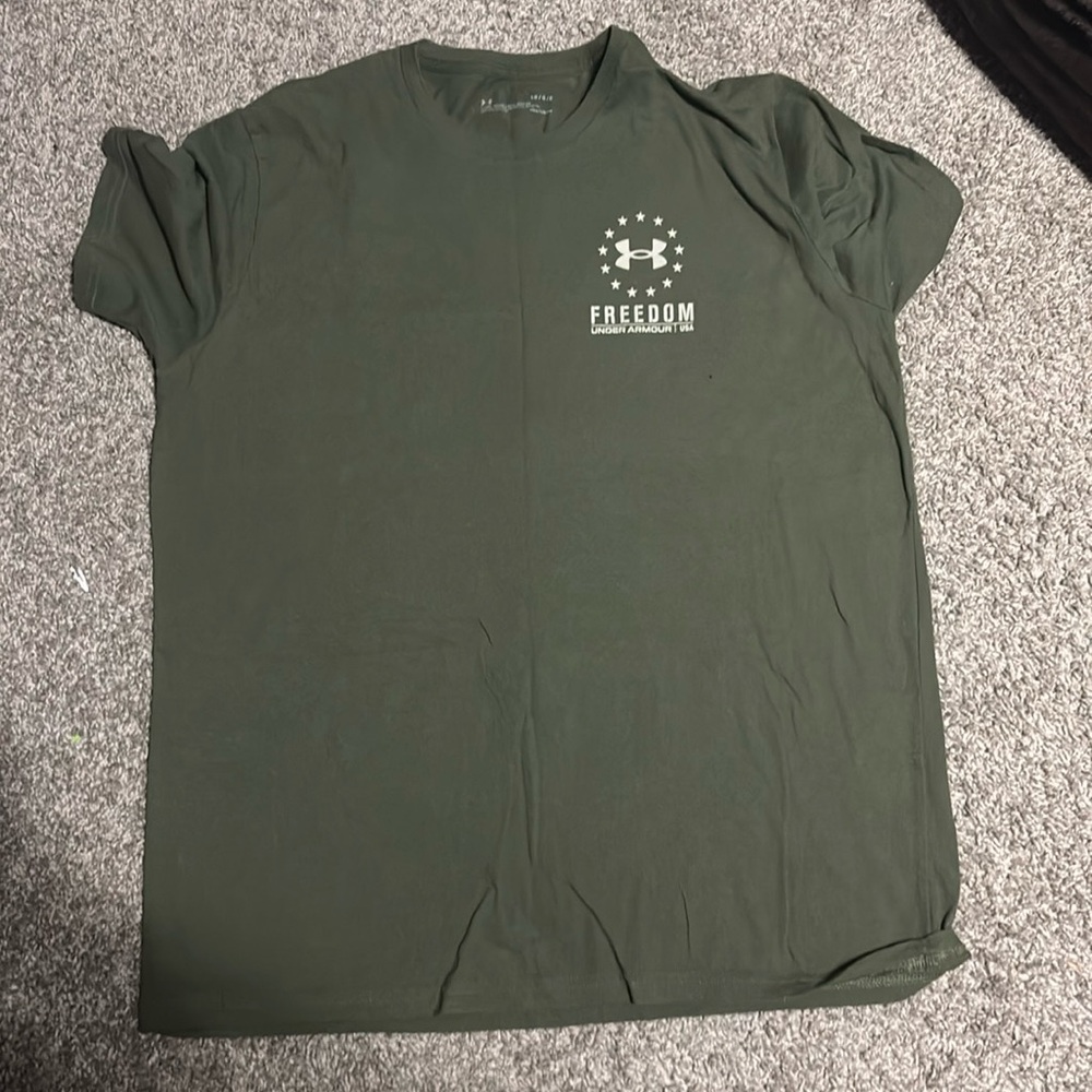 Under armour, t-shirt, large